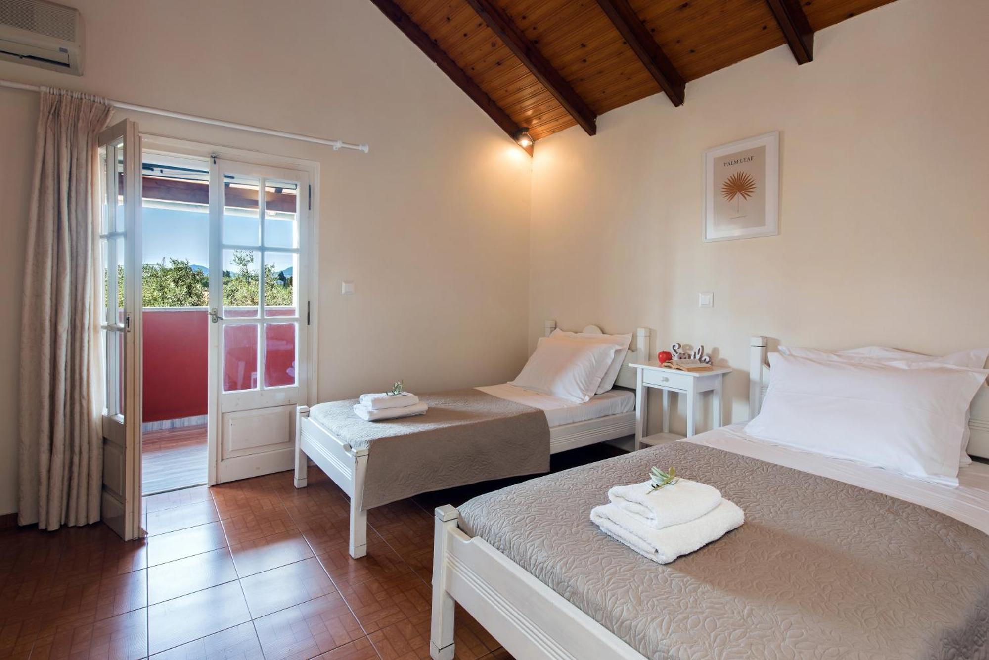 The Roof Family Apartment Alepou Екстер'єр фото