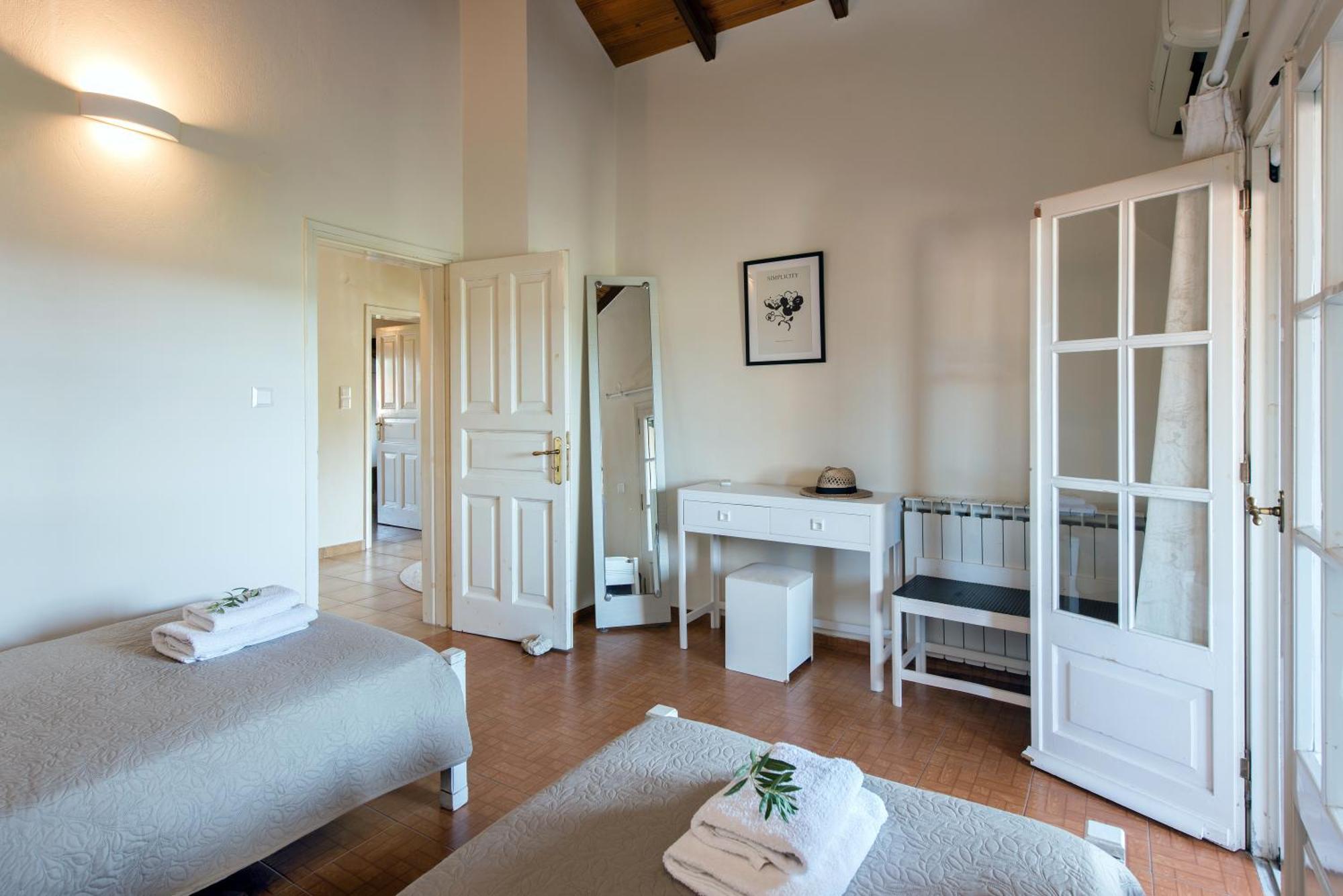 The Roof Family Apartment Alepou Екстер'єр фото