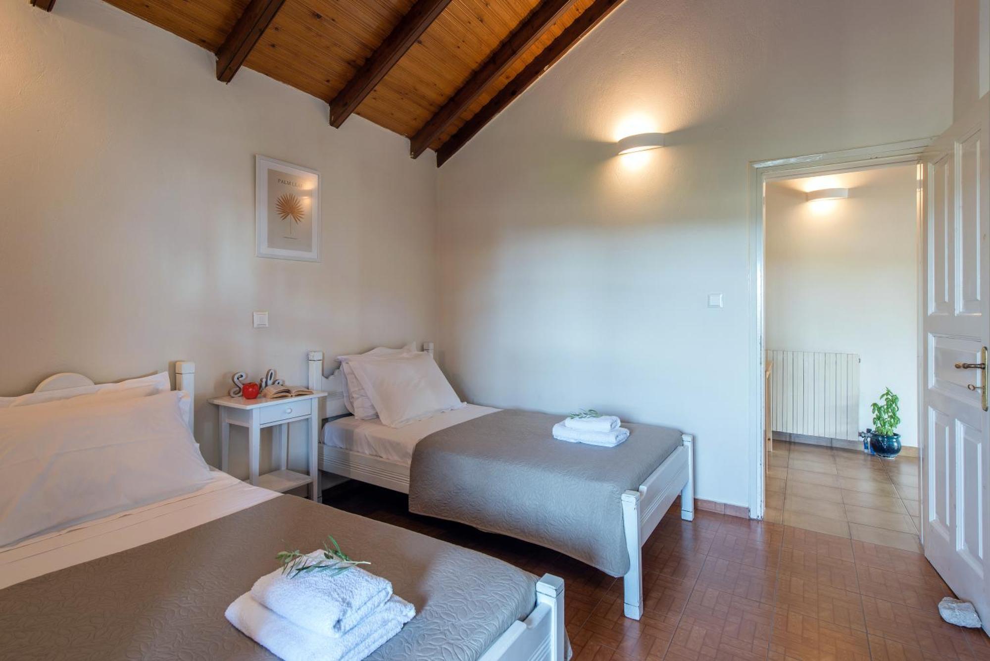 The Roof Family Apartment Alepou Екстер'єр фото